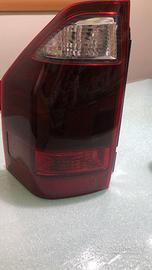 Fanali posteriori Mitsubishi pajero