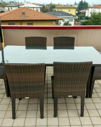 Tavolo da esterno con sedie marchio Dedon
