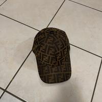 cappello fendi