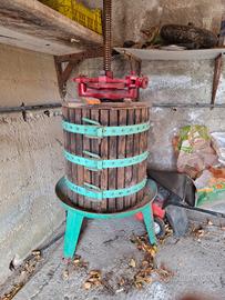 vendersi piggiatrice per uva e torchio da 45