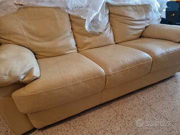 Divano in vera pelle