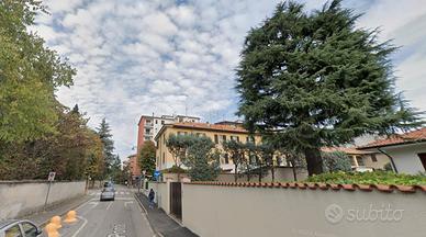 Bilocale con cantina e posto auto a Vimercate