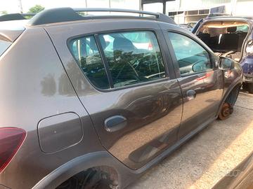 FIANCATA DESTRA DACIA SANDERO STEPWAY 2019 PER RIC