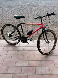 Bicicletta MTB RosaNera cambio Shimano .