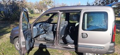Renault Kangoo 1.4 rxe con gancio traino 9q