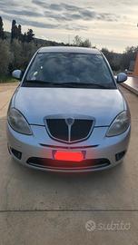 lancia y 1.2 benzina serie oro ,prezzo trattabile 