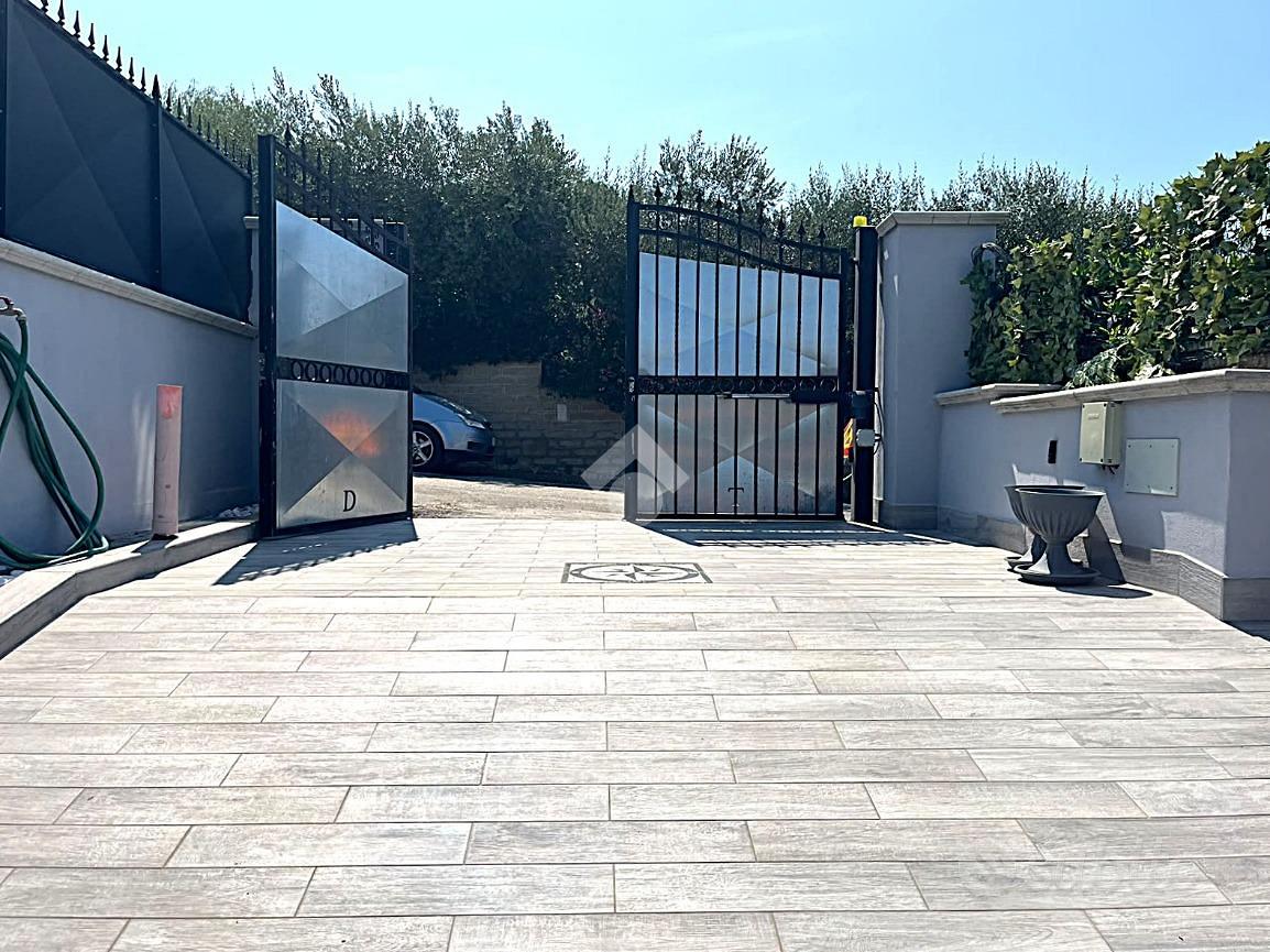 VILLA SINGOLA A ARDEA - Vista 6