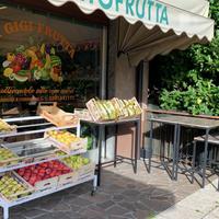 Attività di vendita frutta verdura alimenti