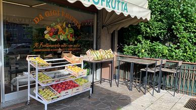 Attività di vendita frutta verdura alimenti