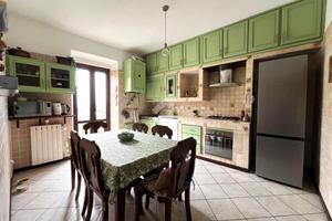 CASA DI CORTE A COMERIO