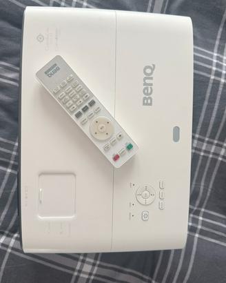 Proiettore benq w2700i