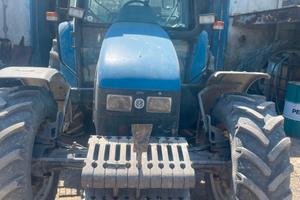 TRATTRICE NEW HOLLAND TL100
