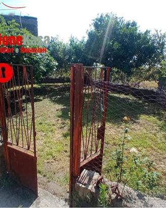 Rustico / Casale di 150 m² con più di 5 locali a A