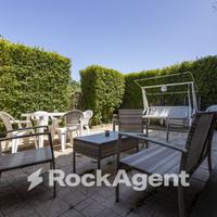 APPARTAMENTO INDIPENDENTE CON PATIO ESTERNO E POST