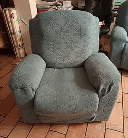 divano e poltrona reclinabili manuale