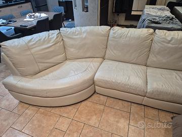 divano angolare  vera pelle 