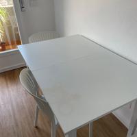 Tavolo e 3 sedie in polipropilene