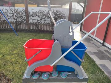MOCIO 2 SECCHI COMPLETO DI CARRELLO E STRIZZATORE 
