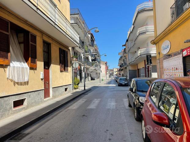 2 LOCALI A CASALNUOVO DI NAPOLI