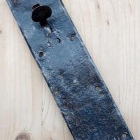 Antico chiavistello in ferro battuto funzionante