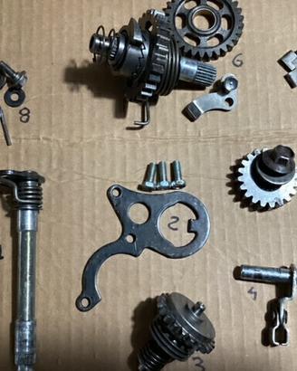 Pezzi cambio motore Honda cr 125 ecc