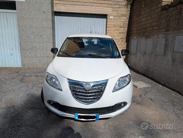 Lancia y Anno 2016 Euro6e