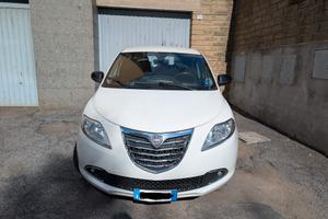 Lancia y Anno 2016 Euro6e