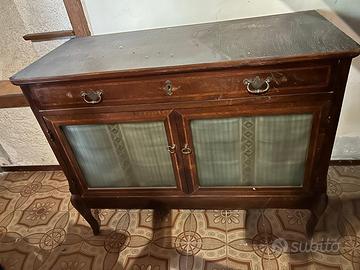Credenza antica