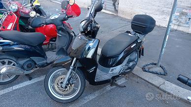 Kymco people