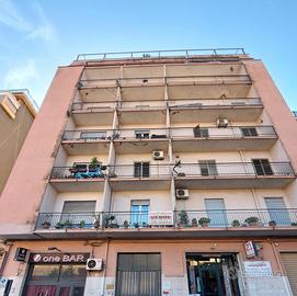 Ampio 5v via paolo vasta/via sangiuliano