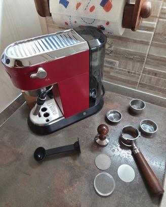 De'Longhi Dedica EC685.R Macchina Caffè Espresso 