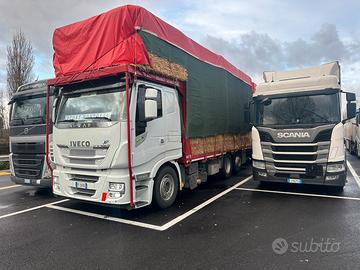 Iveco Stralis trasporto foraggi