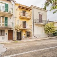 5 LOCALI A VILLA SAN GIOVANNI IN TUSCIA