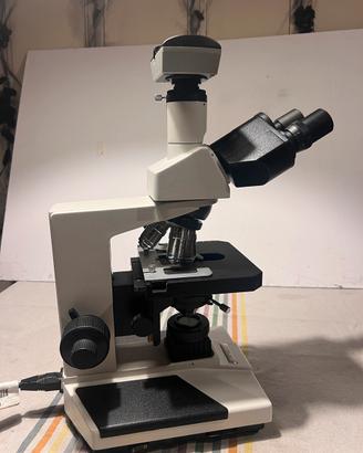 Microscopio Biologico Professionale