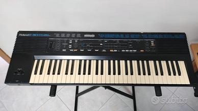 Tastiera Roland E-30 funziona perfettamente.