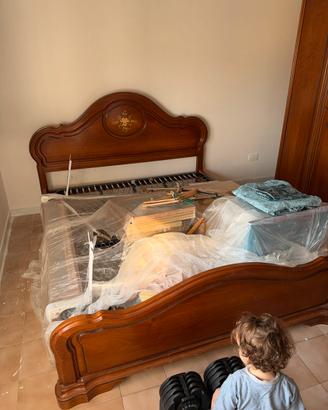 Letto matrimoniale + comodini