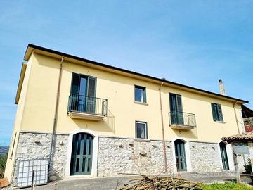 Porzione di casolare con terreno