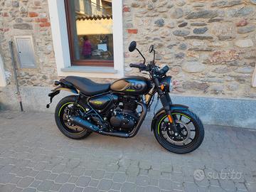 Royal Enfield HNTR 350 2026 Graphite Grey IN PRONT