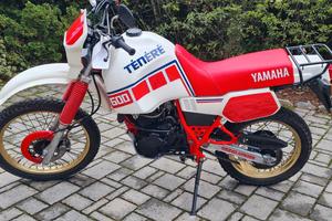 Moto Yamaha Ténéré 600