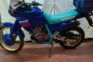 Honda NX 650 dominator