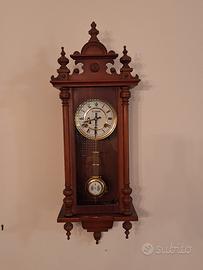 Orologio a pendolo da parete