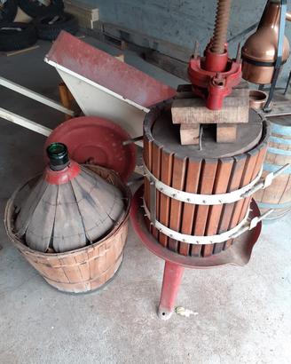 Torchio botti macina grappoli damigiana per uva