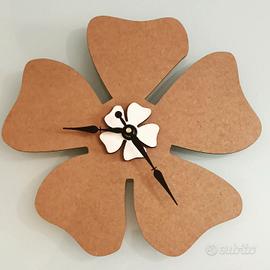 Orologio da parete realizzato in legno 