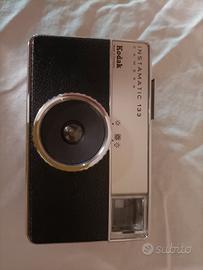 Macchina fotografica vintage Instamatic 133