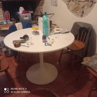 tavolo tondo in vetro