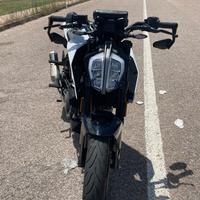 KTM 390 Duke - 2022