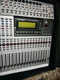 Mixer digitale  Behringer  