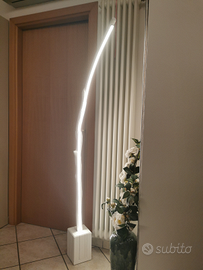 Piantana Led in legno Marino