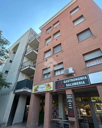 2 LOCALI A PARMA
