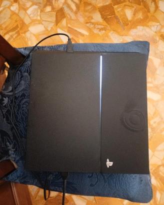 PlayStation 4 (PS4) + 2 Controller + Giochi
